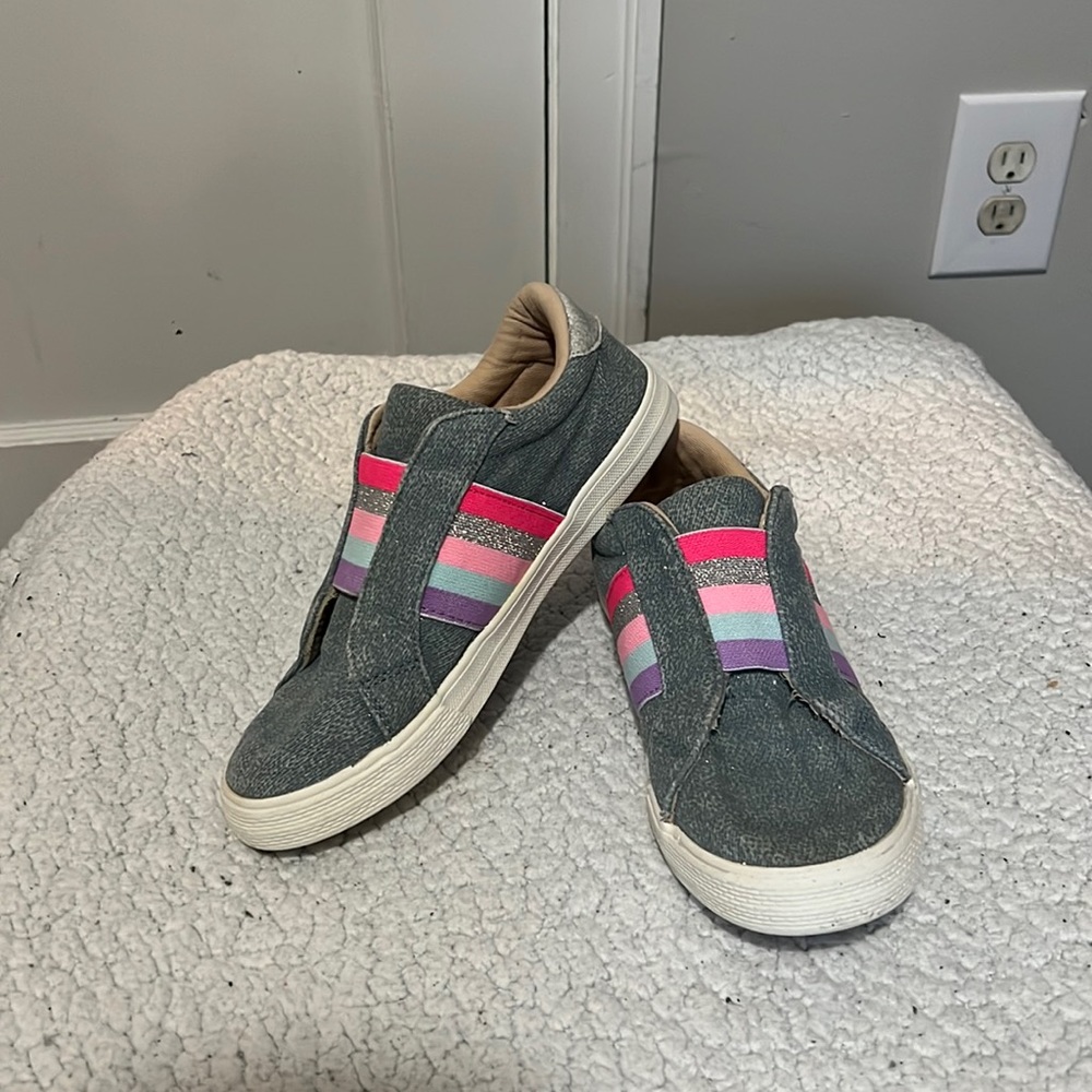 The children’s place Girls demin sneakers size 4